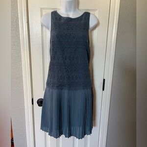 Loft Sleeveless Blue Lace & Pleated Mini Dress Size 4